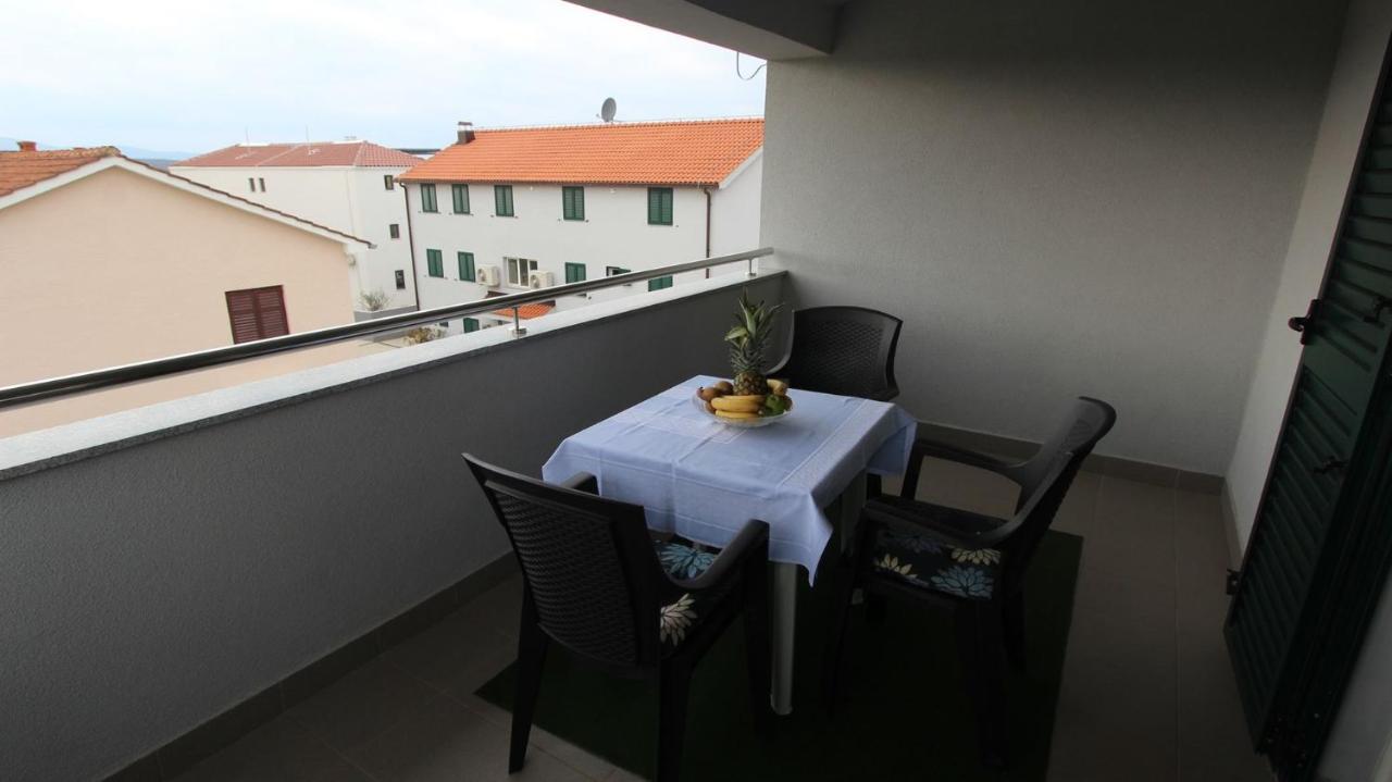 Apartments Vabec Malinska Buitenkant foto